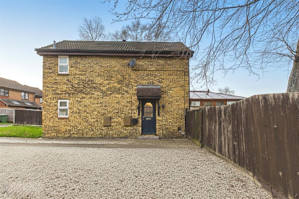 Main image of property: Froxfield Down, Bracknell, Berkshire, RG12