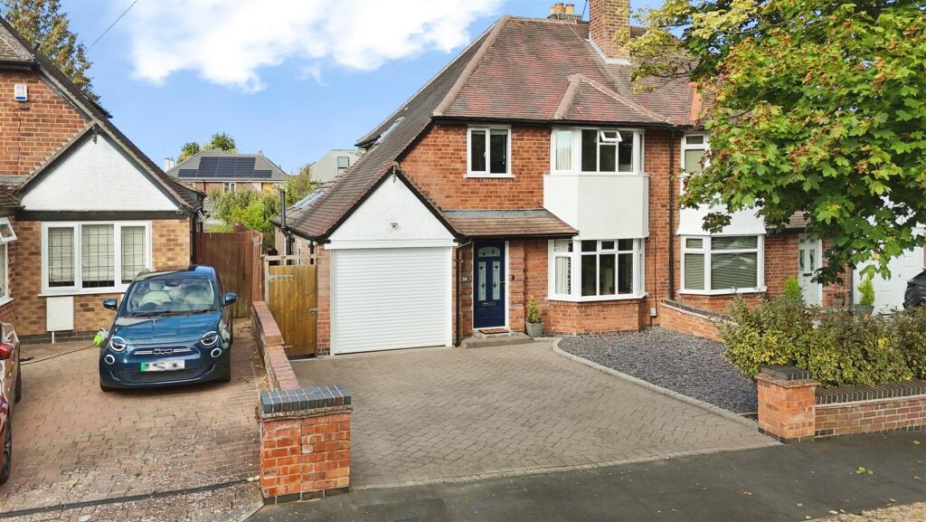 Main image of property: Lillington Close, Leamington Spa