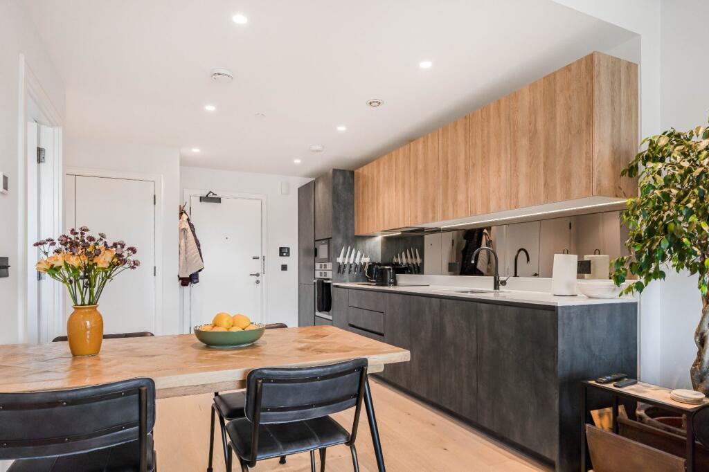 Apartment in London - More