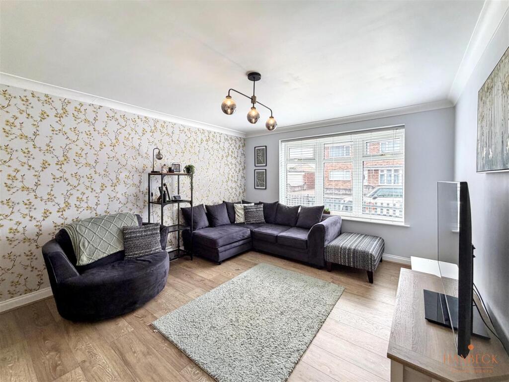 House in Hull - View 4