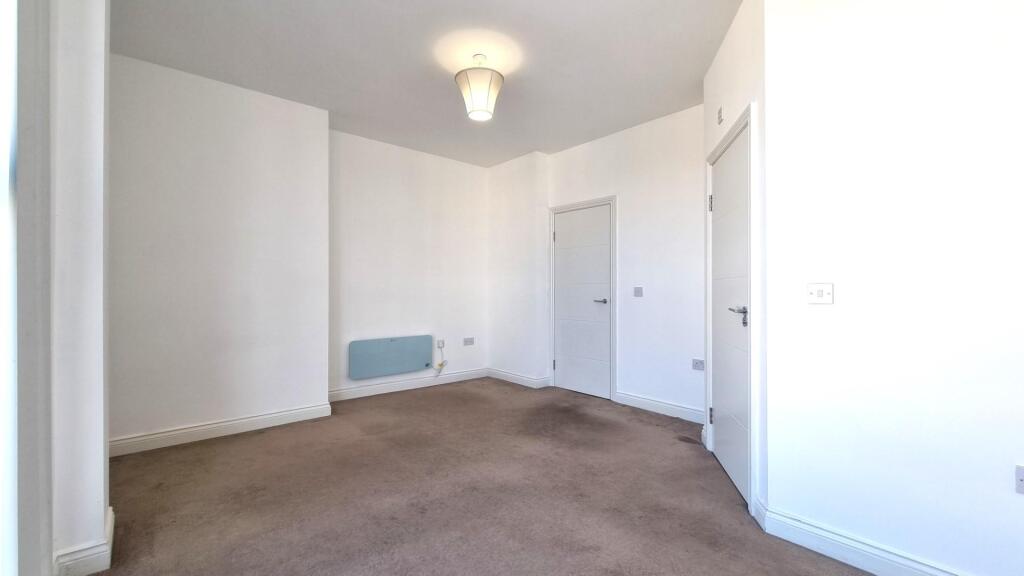 Apartment in Hemel Hempstead - View 5