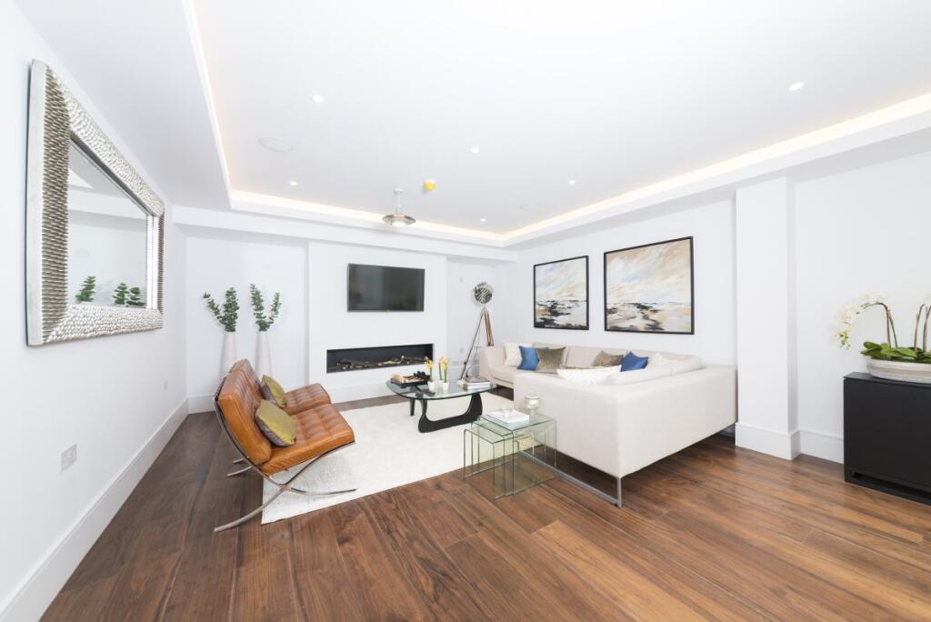 House in London, Sands End, Fulham - More