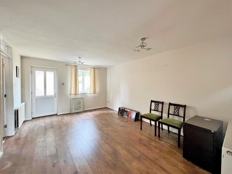 House in Woking, Knaphill - View 3