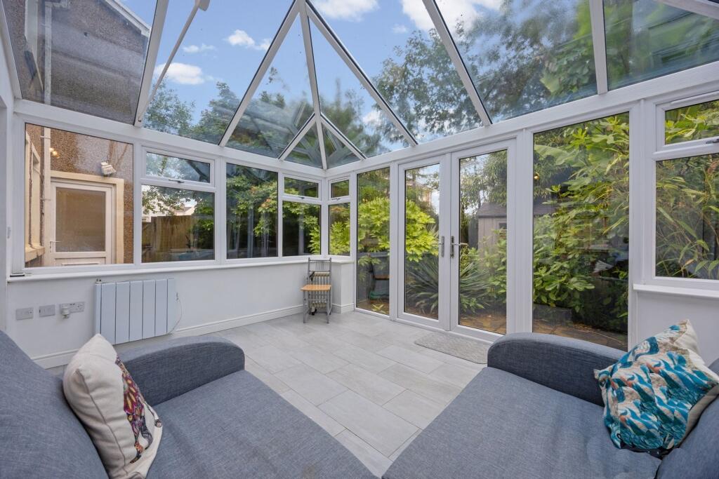 House in Cardiff, Llanharry - View 2
