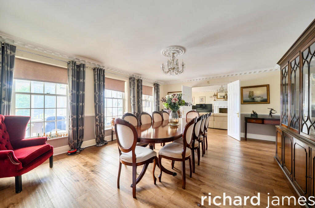 Field Rise, Old Town, Swindon, SN1 4HP photo 3