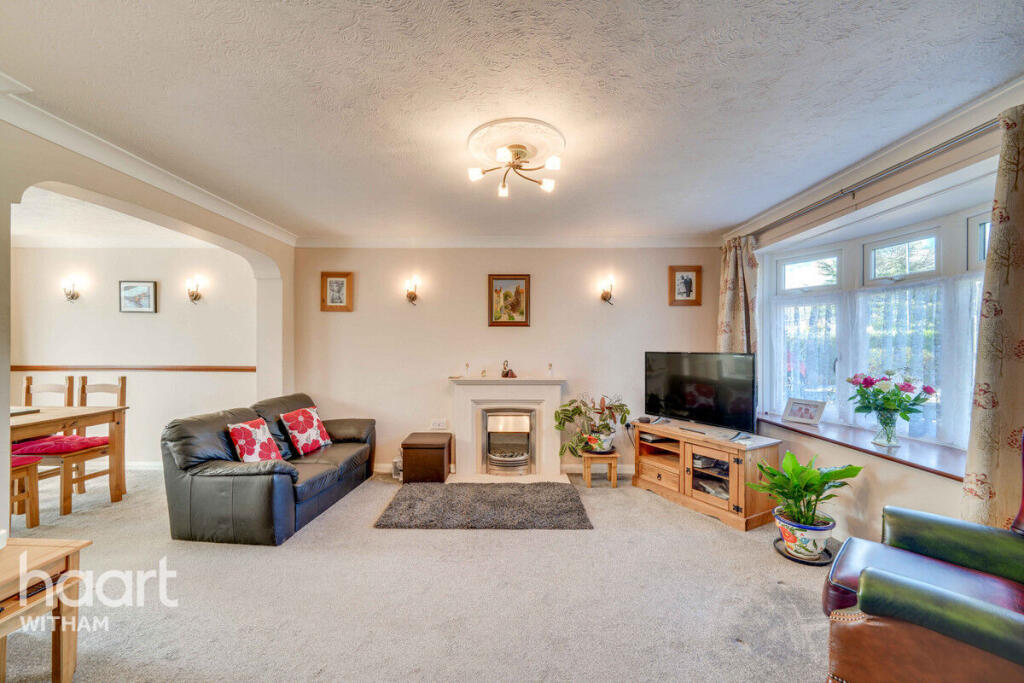 House in Braintree, Meadow View, Silver End - View 4