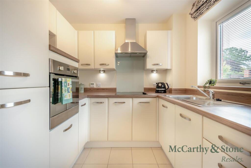 Apartment in Worcester, Barbourne - View 3