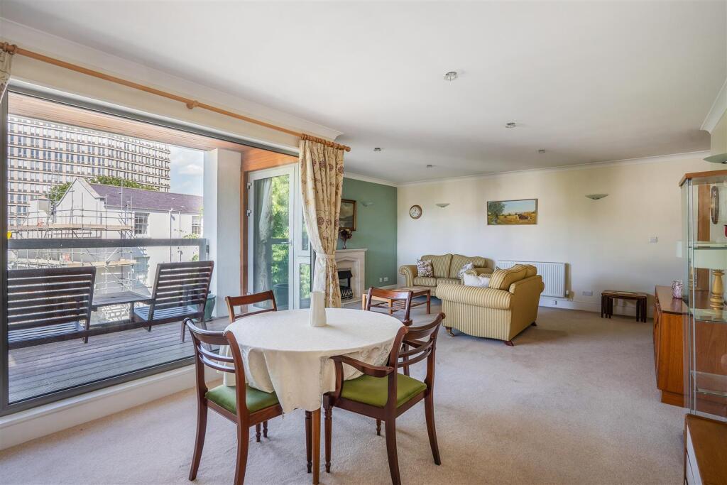 Apartment in Cheltenham, Sandford, Montpellier - View 5