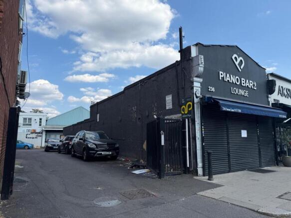 236 Green Lanes