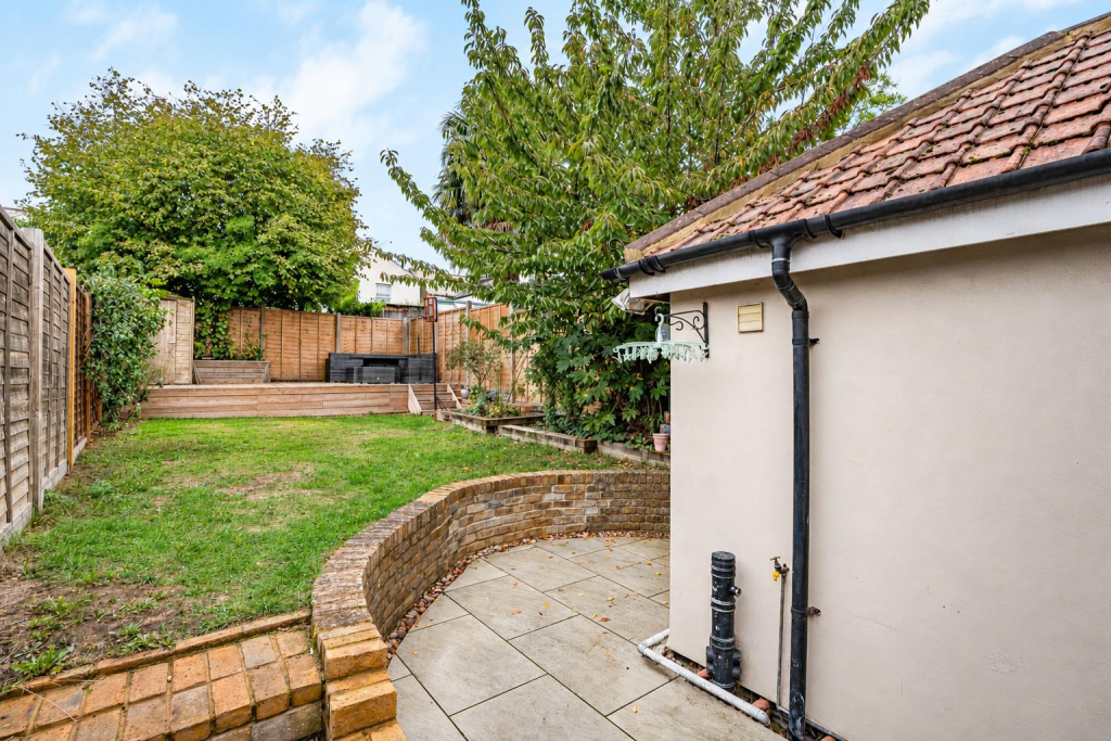 House in Kingston upon Thames - View 5