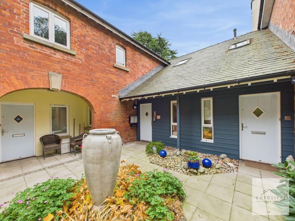 Main image of property: Garstang Road, Bowgreave, PR3