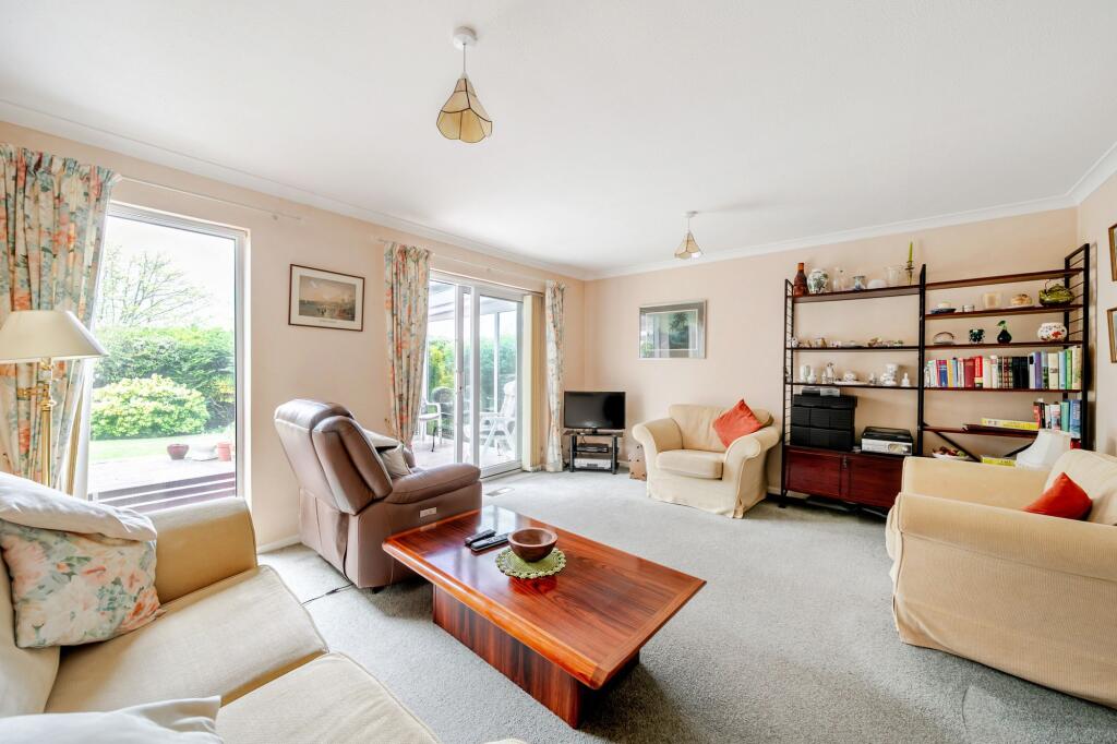 Ashcroft Rise, Coulsdon, CR5 photo 2