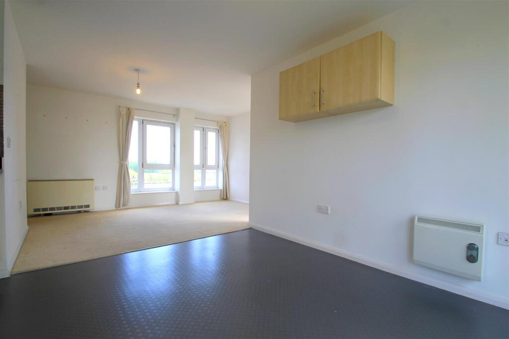Apartment in Cardiff - View 2
