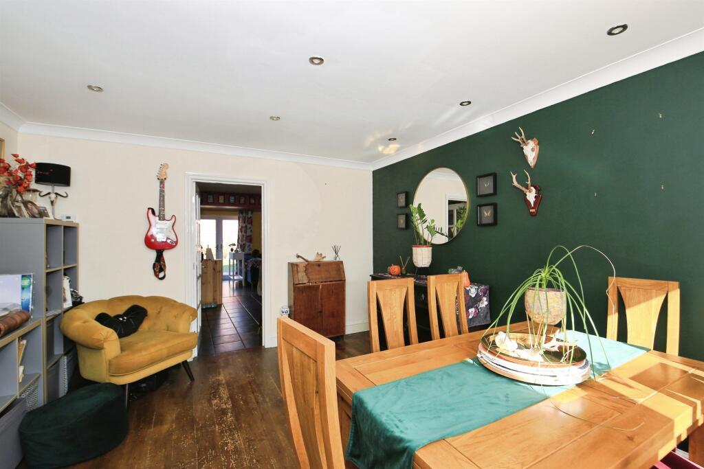 House in South Holland, Crowland - More