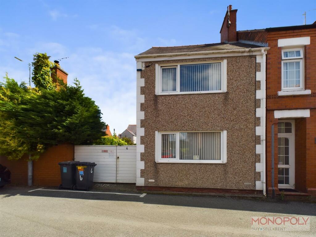 2-bed detached on School Road, Rhosllanerchrugog, Wrexham, £160,000