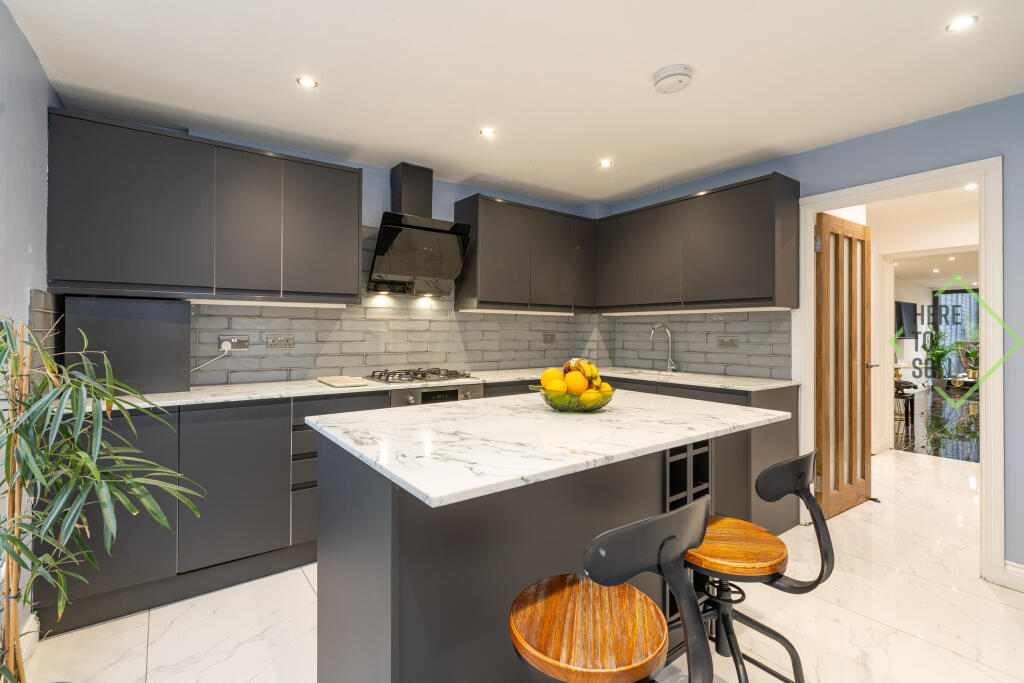 Main image of property: Lodge Lane, Finchley, N12