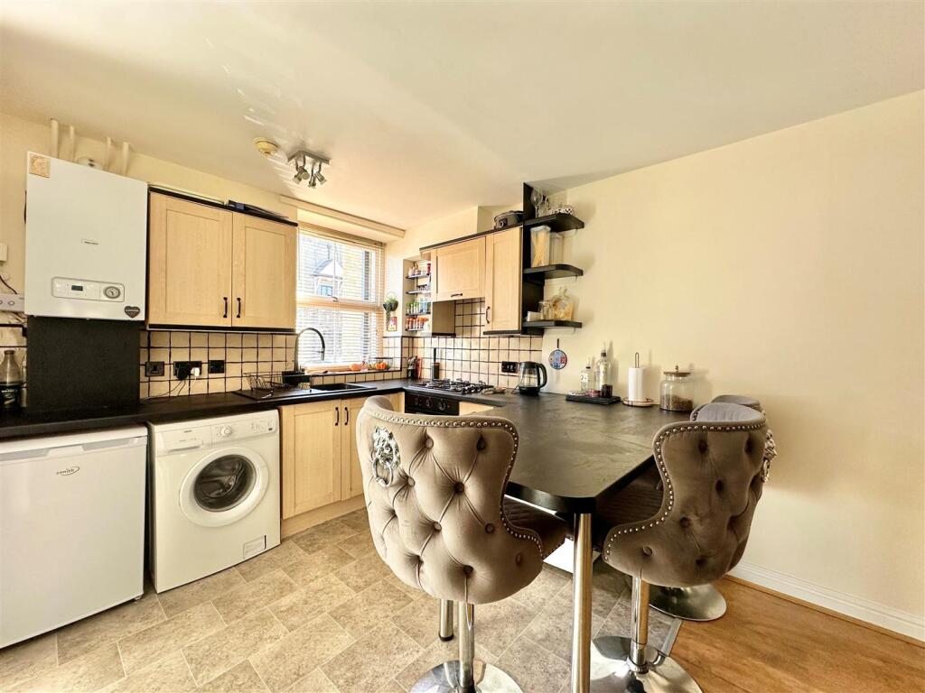House in Stockport - View 4