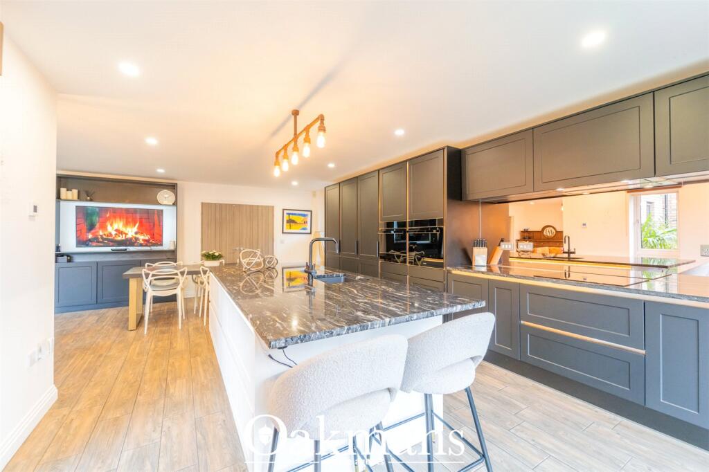 Additional image 9 of New House Farm Drive, Northfield, Birmingham, West Midlands, B31