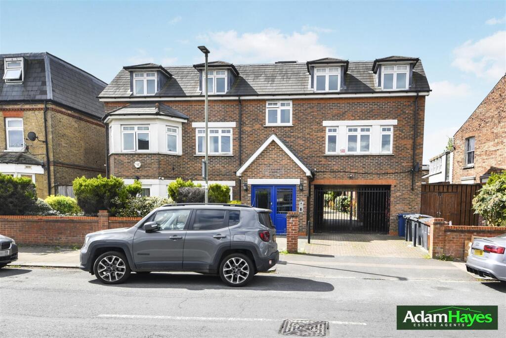 Main image of property: Long Lane, Finchley Central, N3