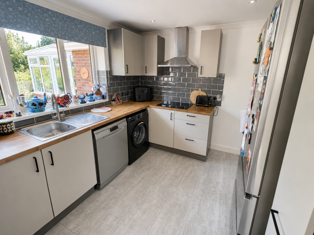 Westbourne Close, Yeovil, BA20 photo 5