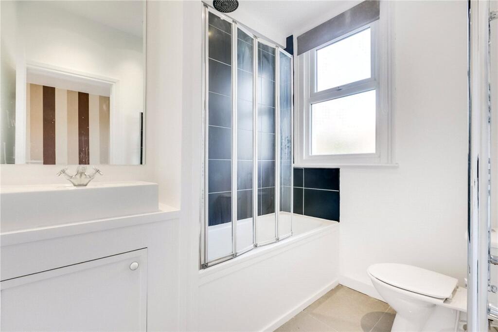 Apartment in London - More