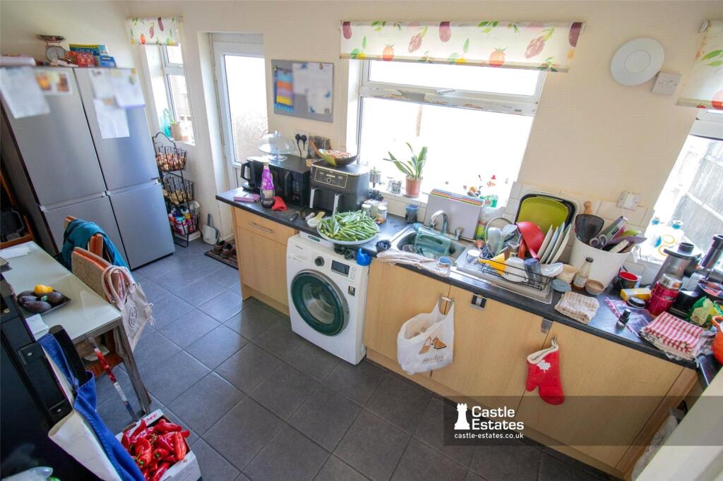 House in Nottingham, Bulwell Hall Estate, Rise Park - View 5