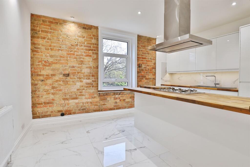 Apartment in Bournemouth - View 3