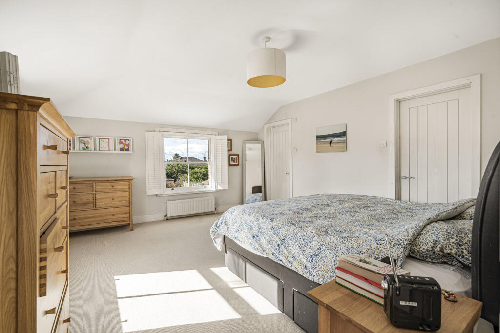 House in Twickenham - View 4