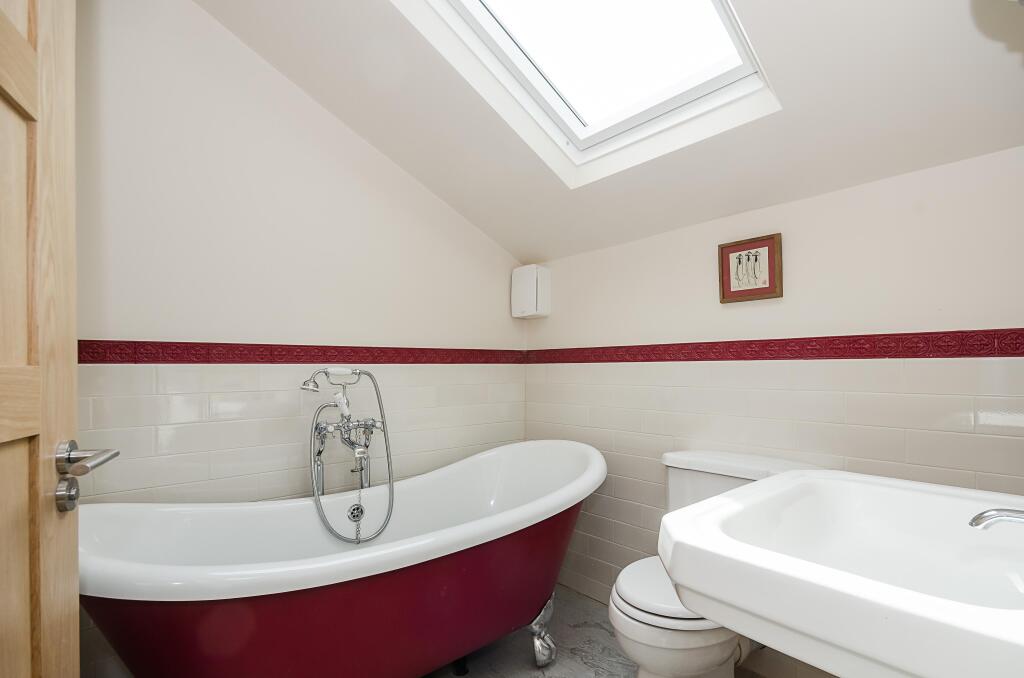 5 bedroom terraced house for rent