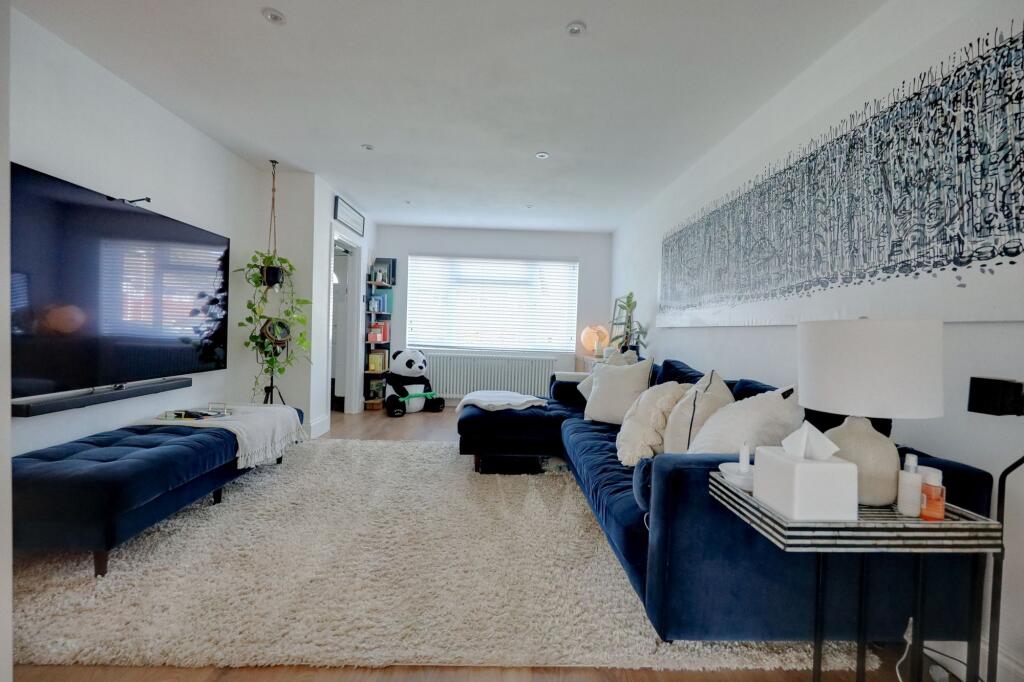 House in Redhill - View 3