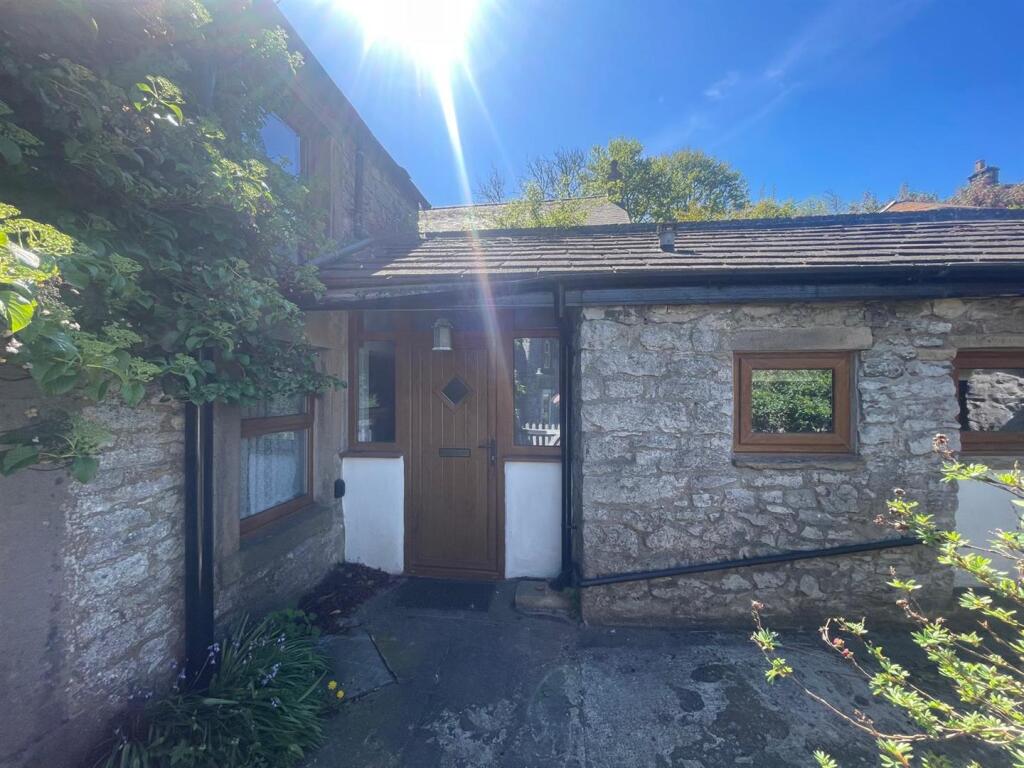 2-bed house on Main Street, Taddington, £185,000