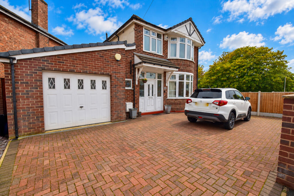 3-bed detached on Ambleside Road, Urmston, M41, £499,950