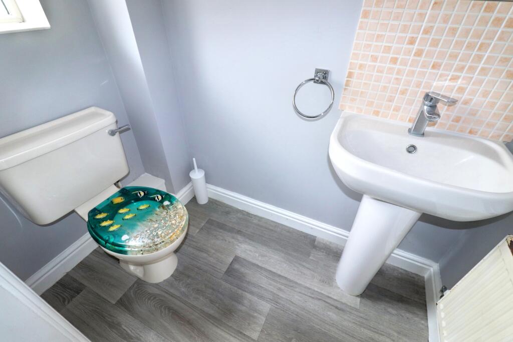 Kingfisher Court, Spalding, PE11 photo 4