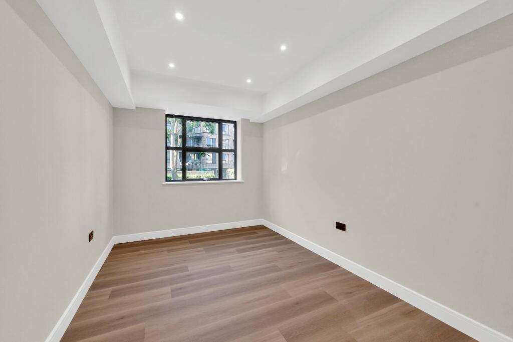 3 bedroom mews property for rent