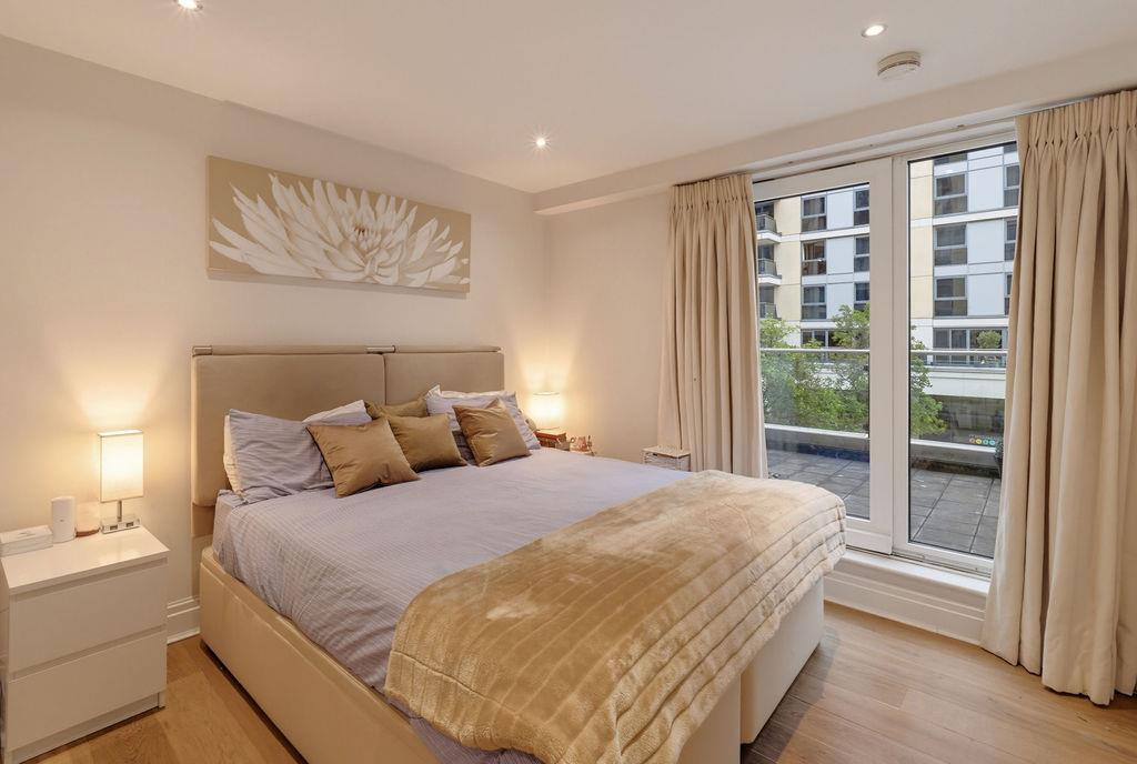 Apartment in London - More