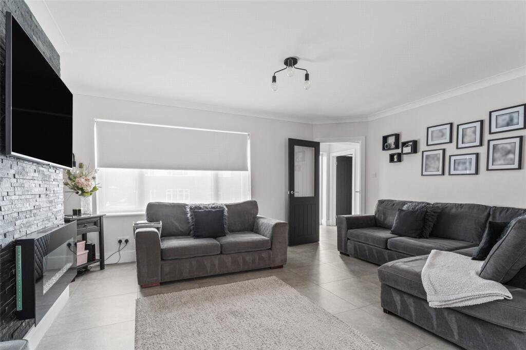 House in Three Rivers, Abbots Langley - View 3