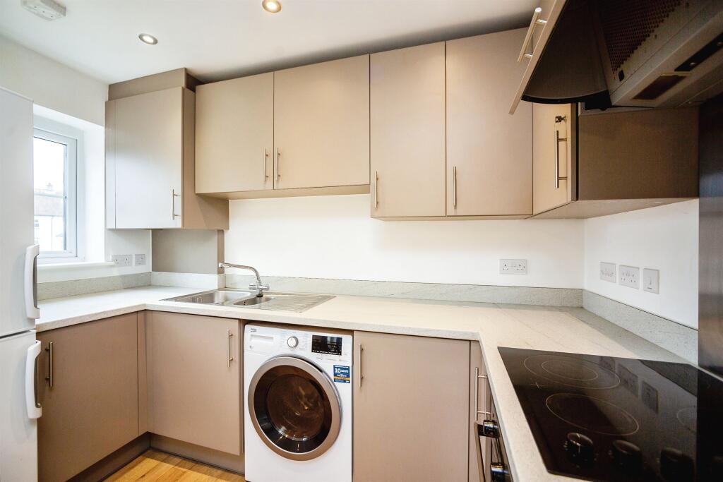 Apartment in Tonbridge - View 3