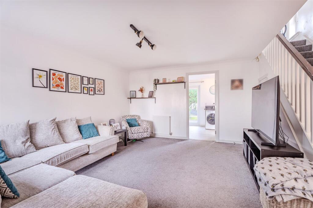 House in Carfin, Brannock Park, Wester Holytown - More
