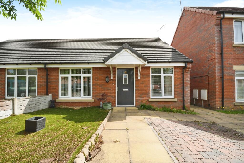 2-bed house on Highfield Avenue, Langwith Junction, Mansfield, Derbyshire, NG20, £175,000