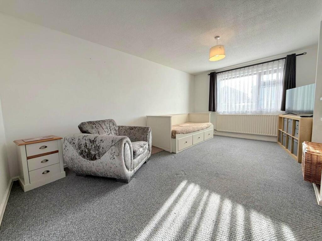 Woodhall Close, West Hunsbury, Northampton - View 4