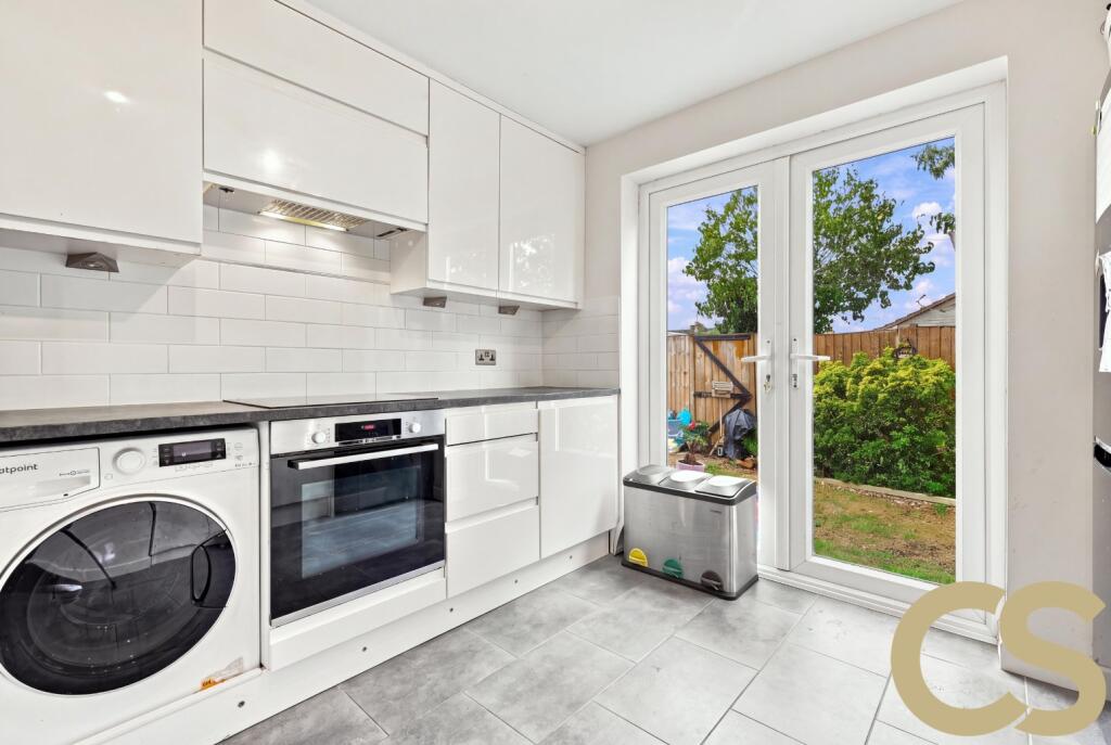 Apartment in Broxbourne, Cheshunt - View 4