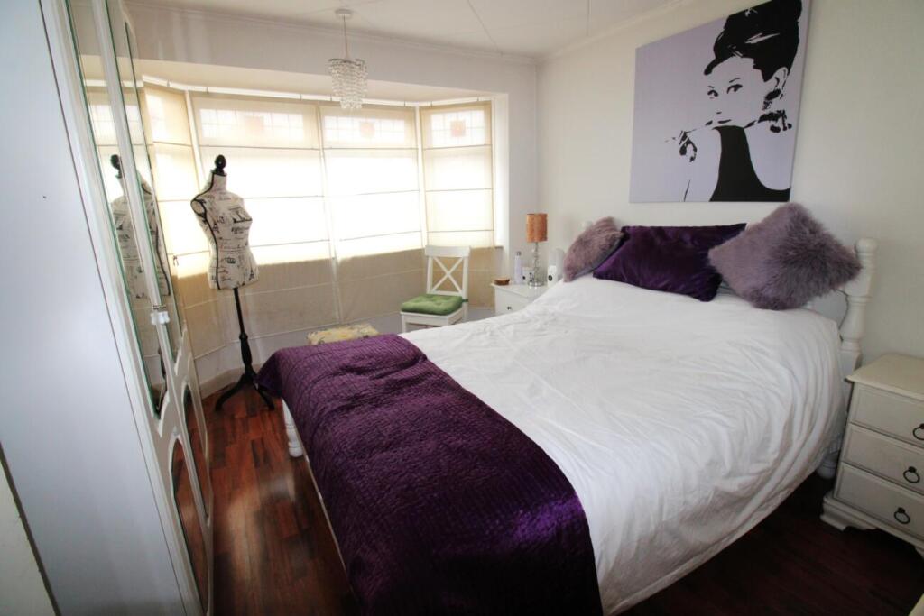 House in Romford - More