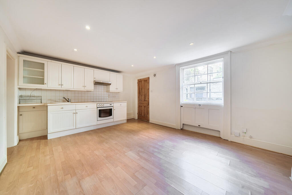 Apartment in London - View 5