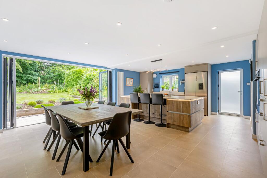 House in Harpenden, Roundwood - More