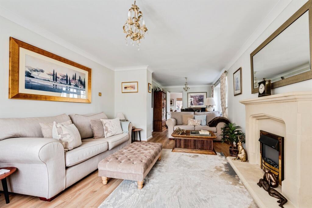 House in Hemel Hempstead - More