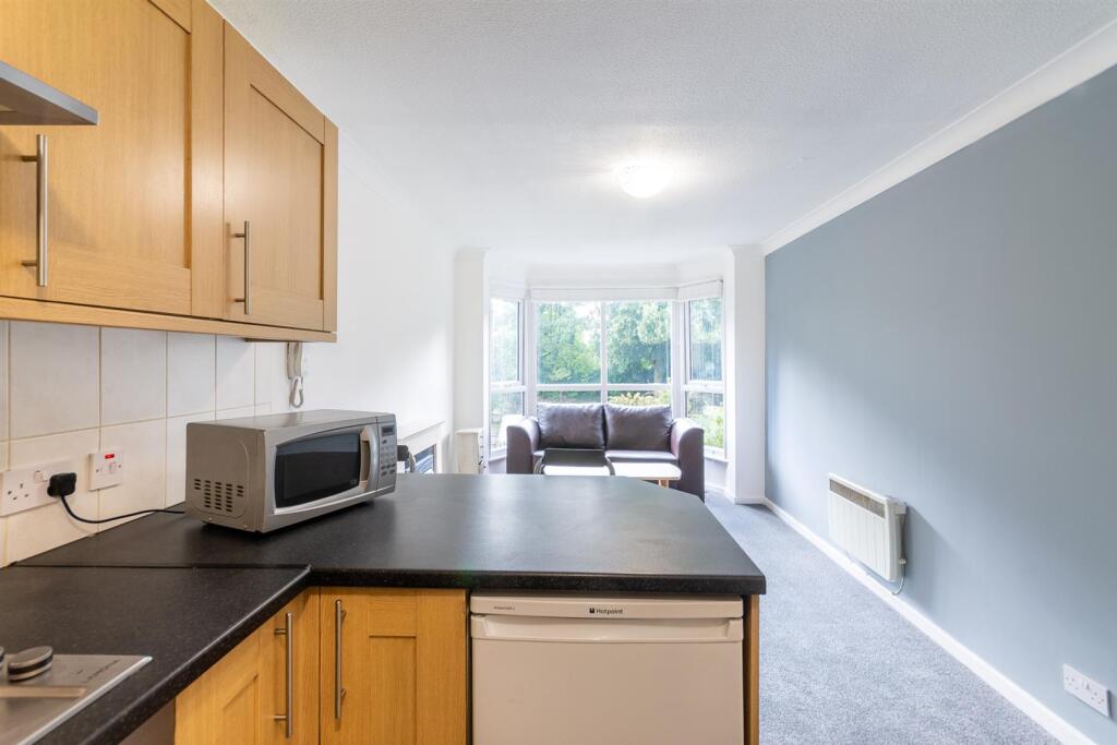 Apartment in Newcastle upon Tyne, Tyne and Wear - View 4