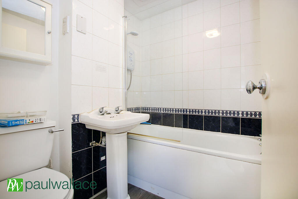 Apartment in Broxbourne, Turnford - More