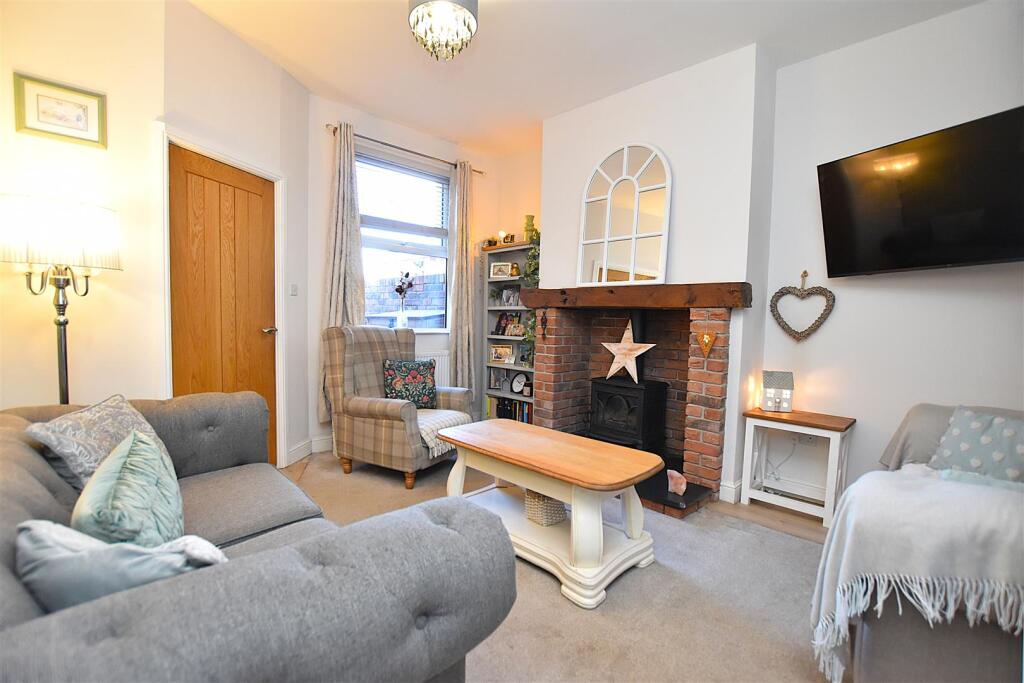 House in Wrexham, Rhosddu - View 4