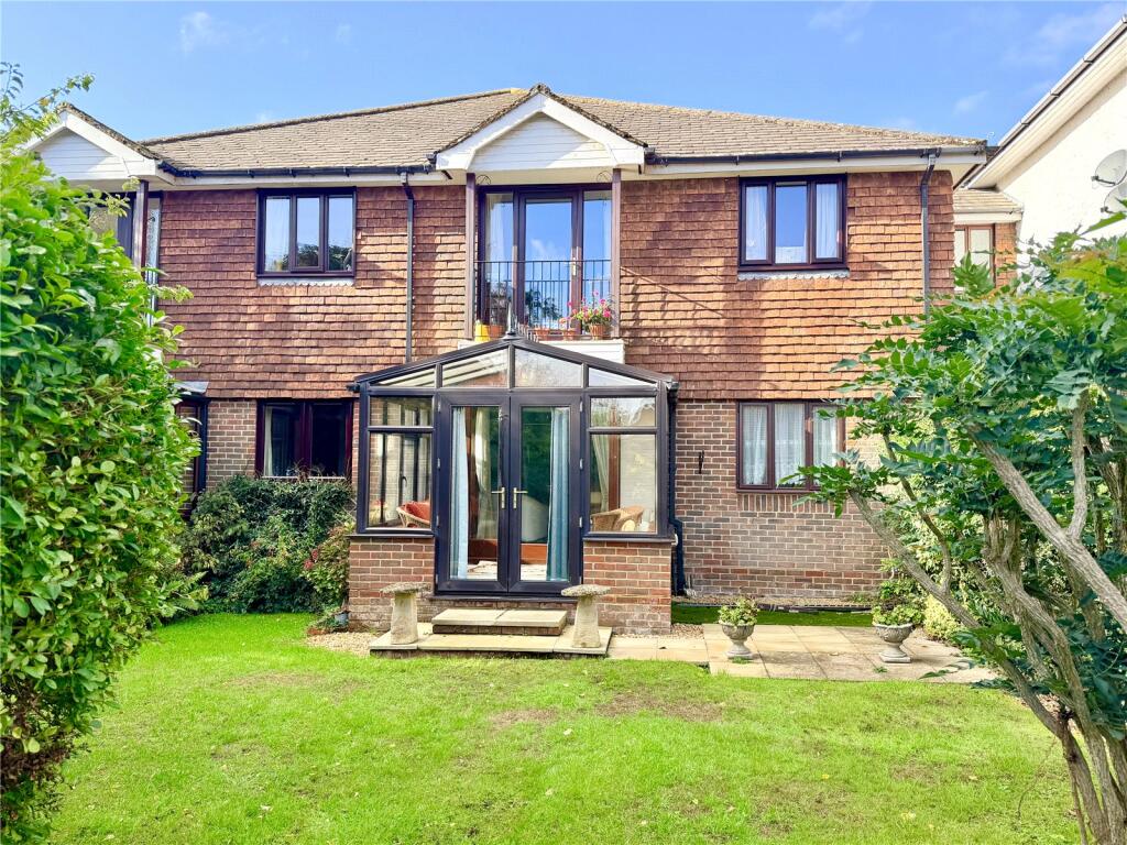 1-bed flat on Belmore Lane, Lymington, Hampshire, SO41, £139,500