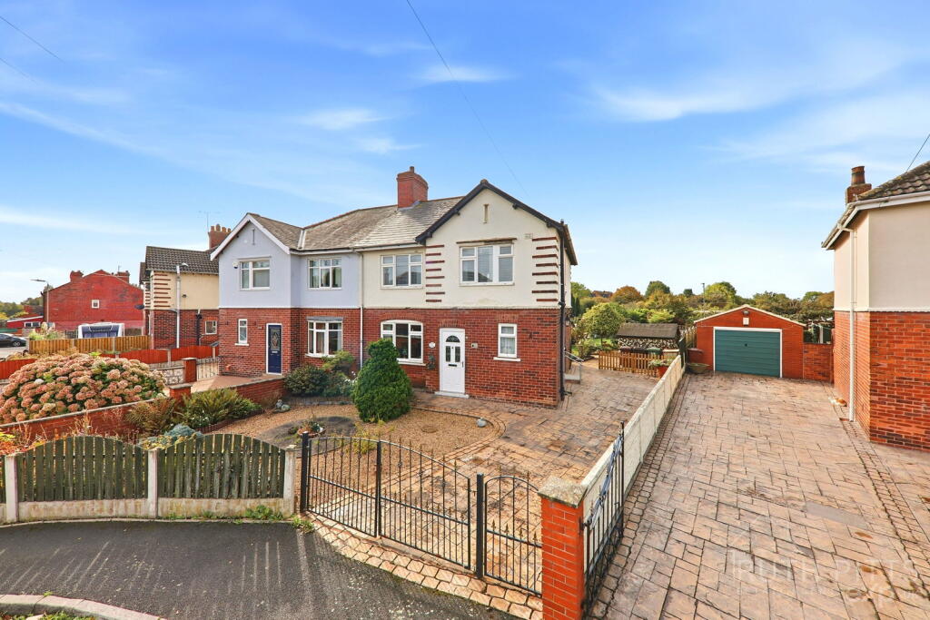House in Wakefield - View 2